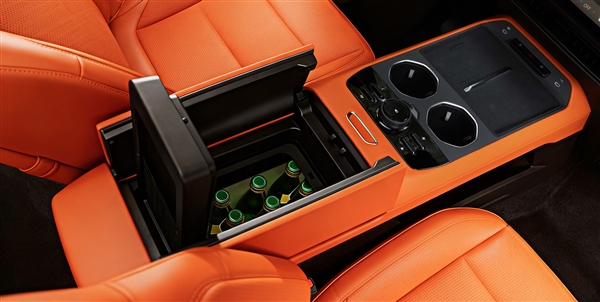 预售22.98万起 江铃福特智趣烈马下线:增程纯电双动力