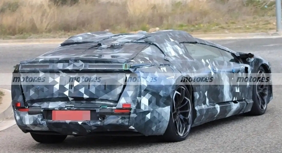 与Lucid合作 阿斯顿·马丁Lagonda谍照曝光