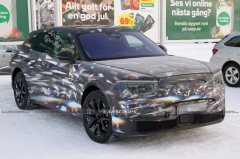 <strong>宾利第二款SUV最新谍照曝光 有望2026年发布</strong>