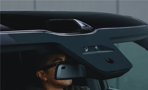 为何不学特斯拉弃用激光雷达 Rivian CEO:成本低 可补足摄像头短板